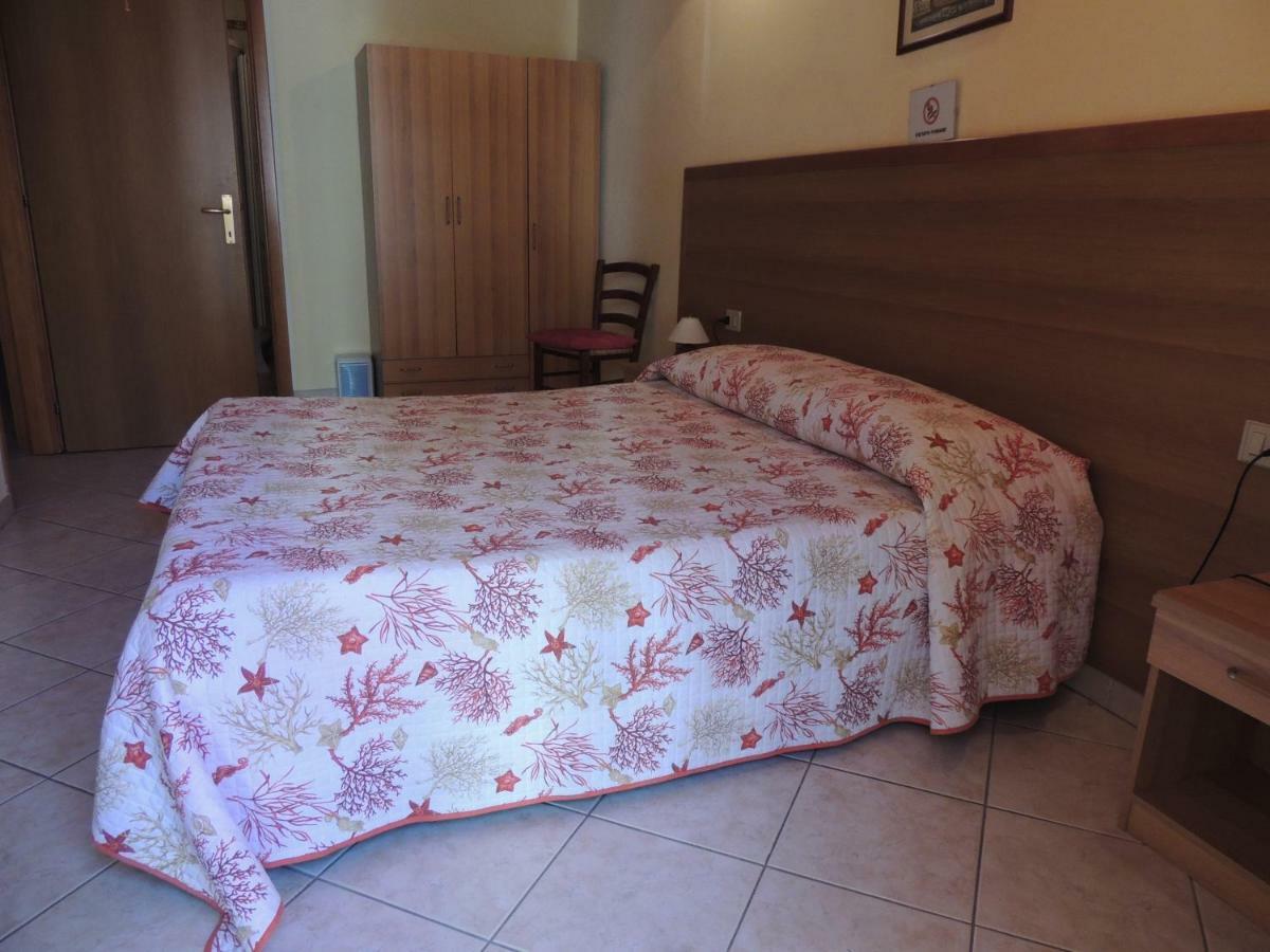 La Marina Bed & Breakfast Каляри Екстериор снимка
