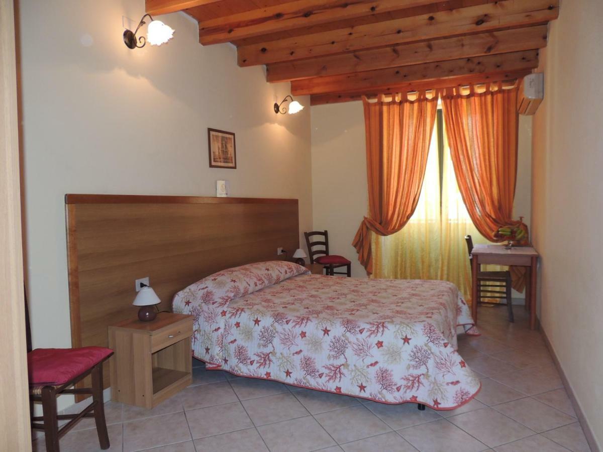 La Marina Bed & Breakfast Каляри Екстериор снимка