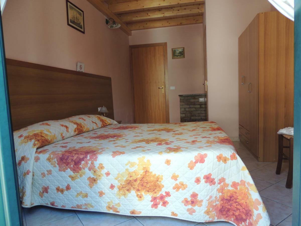 La Marina Bed & Breakfast Каляри Екстериор снимка