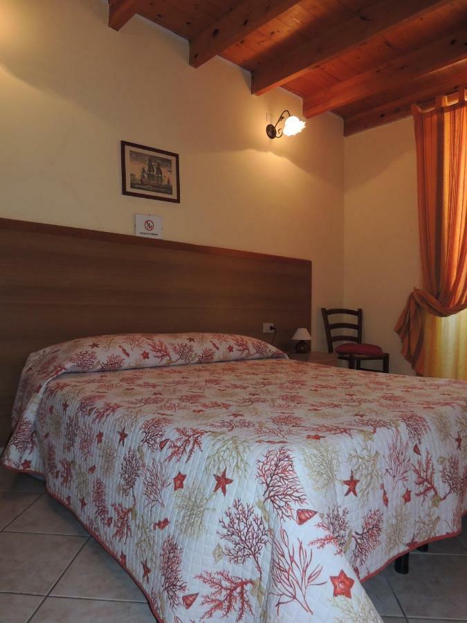 La Marina Bed & Breakfast Каляри Екстериор снимка
