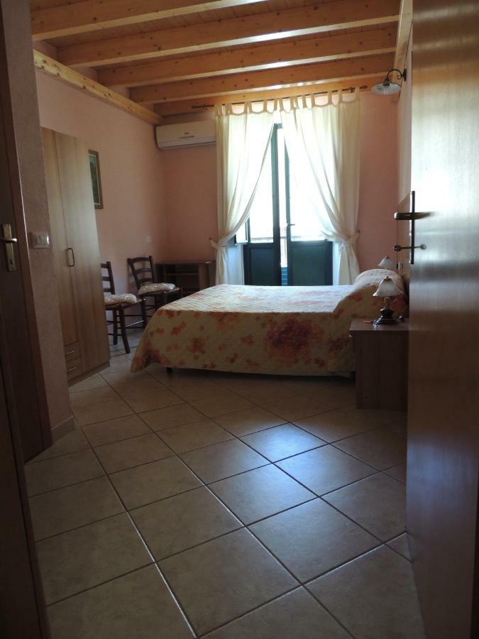 La Marina Bed & Breakfast Каляри Екстериор снимка